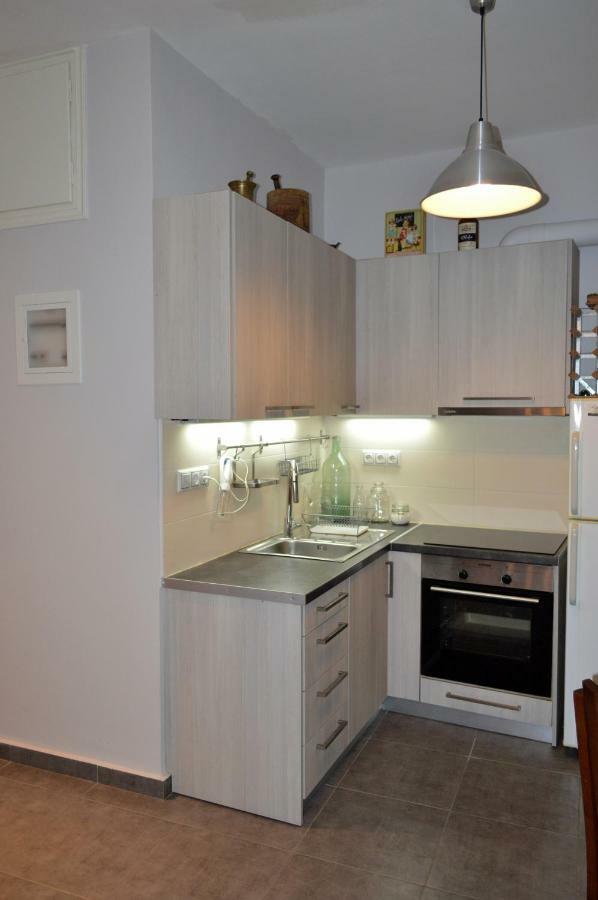 Central Kalamata Cozy Apartment Exterior photo
